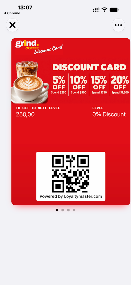 Installed Grinds card in Apple Wallet, showing 0% Discount, 250,00 to the next level and its customer-card QR code.